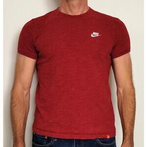 Nike Men's Med Red Heather T-Shirt Front Swoosh Logo
